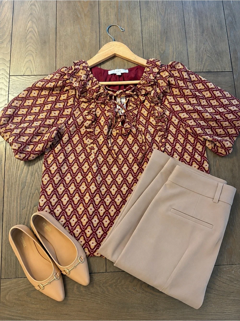 NWT LOFT Medium Burgundy Floral Ruffle Tie Neck Puff Sleeve Lined Blouse Boho
